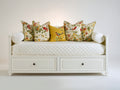 Schlafsofa aus Holz mit Stoffauflage 205x95x90 cm - Weiß-Creme - Klassisches Design mit 2 Schubladen und Liegefunktion