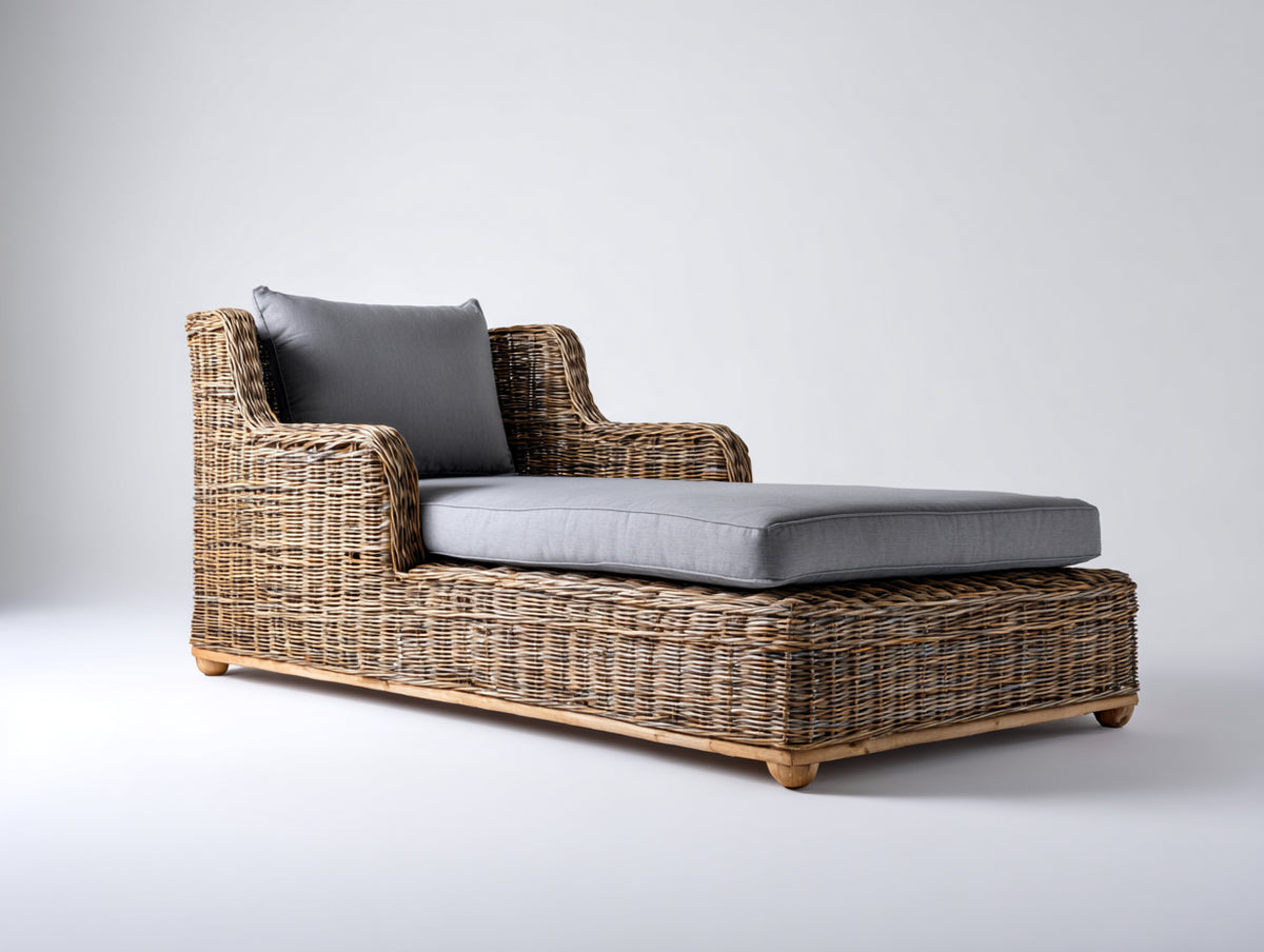 Sonnenliege aus Polyrattan Holz und Stoff 195x85x85 cm - Natur-Grau - gepolsterte Liegefläche mit Armlehnen im klassischen Stil